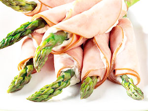 Turkey, Swiss and Asparagus Roll-Up